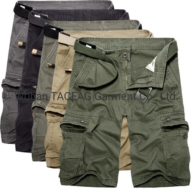 Shorts cargo pour hommes en coton vert armée, parfaits pour l'été. Ces shorts amples sont dotés de multiples poches, idéaux pour un look décontracté. Bermuda homme casual.