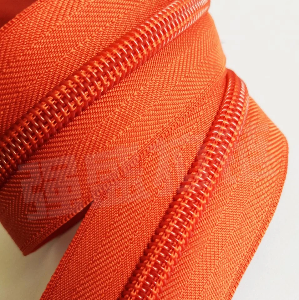 Zipper de nylon de corrente longa com venda a quente da fábrica Zipper 5 7 Para sacos Tent vestuário sacos para dormir em tecido