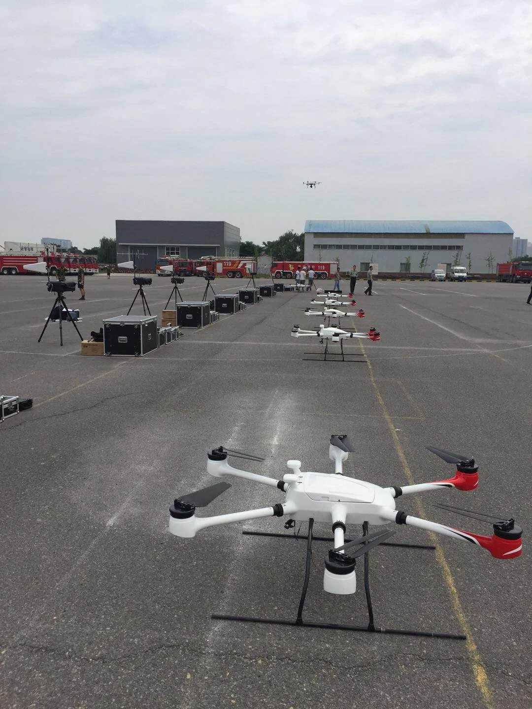 Mutifunctional 15kg Payload Drone UAV para uso en extinción de incendios 30km