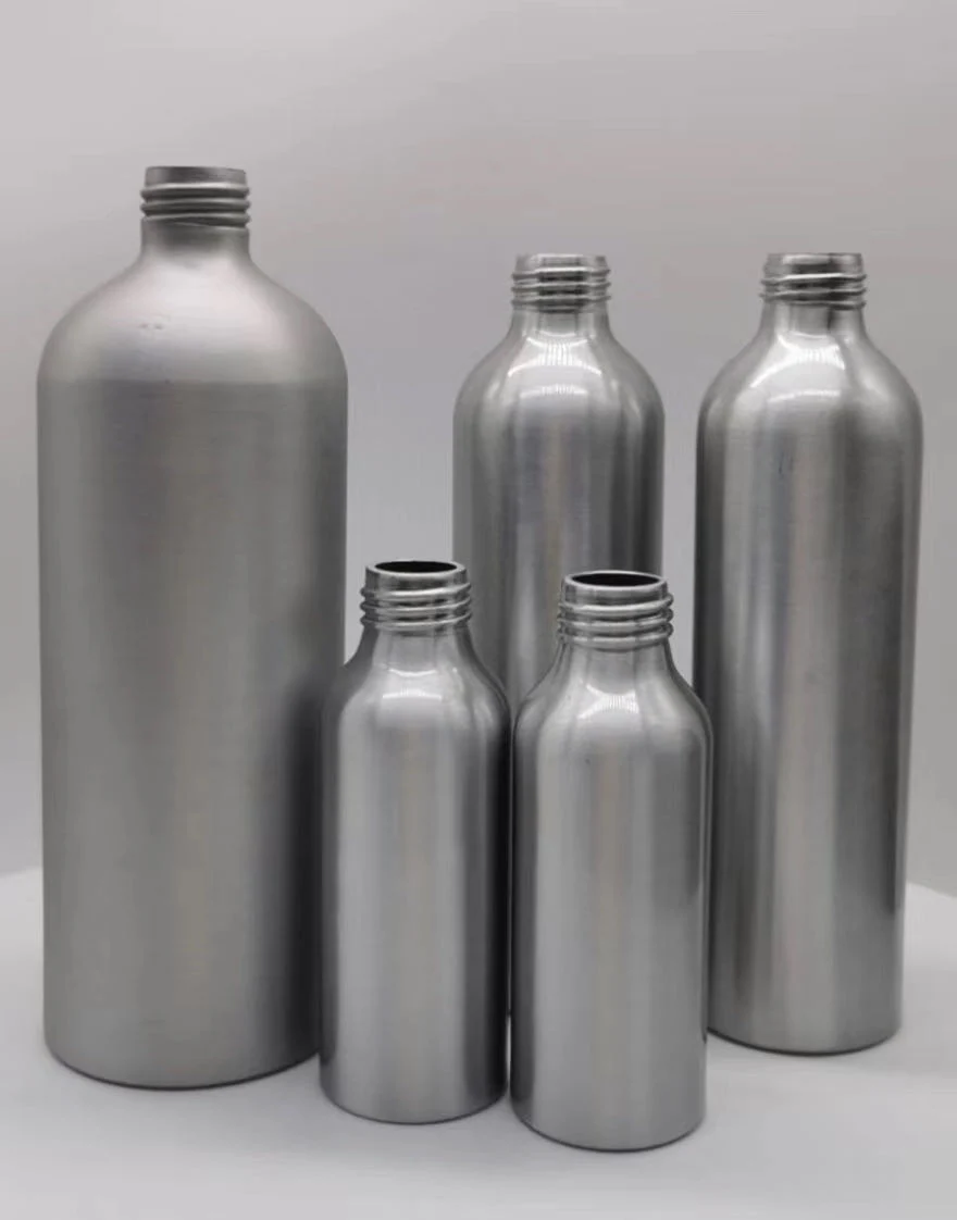 La impresión personalizada de aluminio cosmética puro botellas con tapas de 28/410 24/410