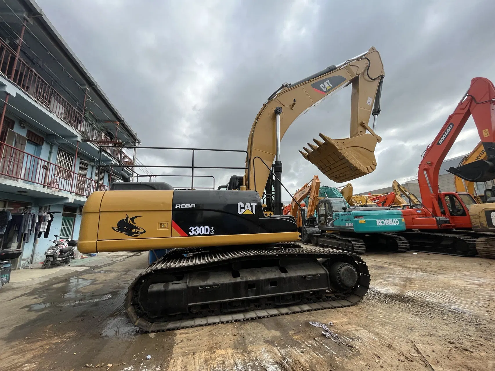 Good Working Condition Second Hand Excavator Caterpillar Crawler Excavator Heavy Equipment Cat330d2 Excavadora Usada on Sale