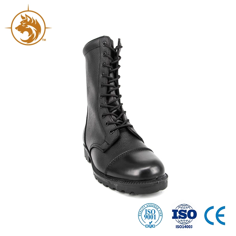 Botas estilo militar italianas baratas de couro genuíno preto.