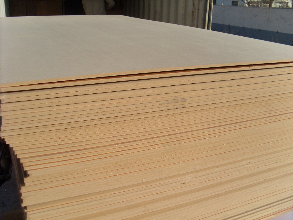 Prix bon marché 10mm des panneaux de fibres de bois MDF