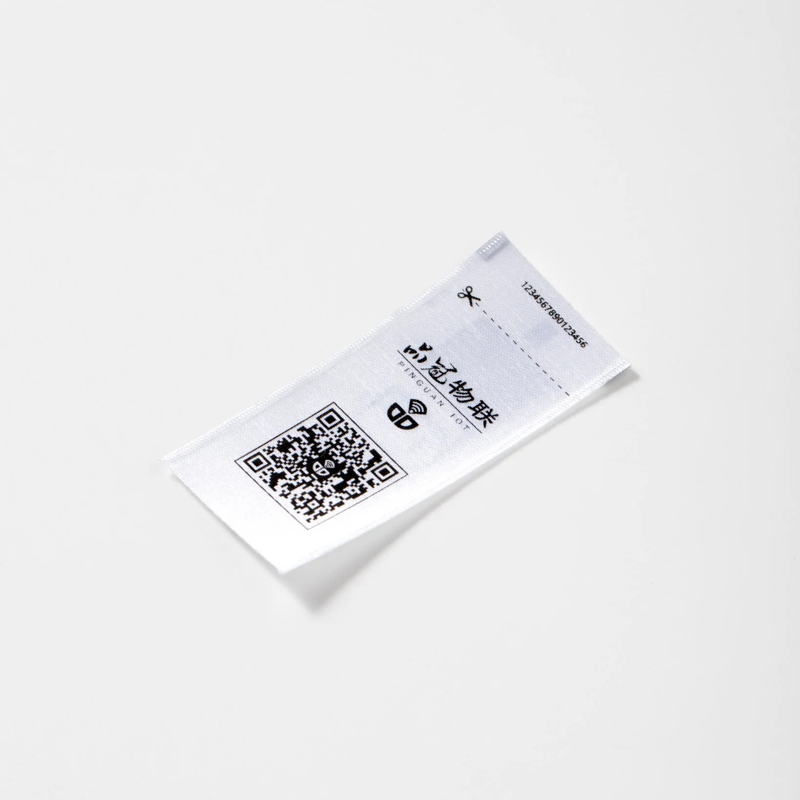 Étiquette de soin biodégradable Étiquette RFID respectueuse de l'environnement Étiquette RFID UHF pour vêtements