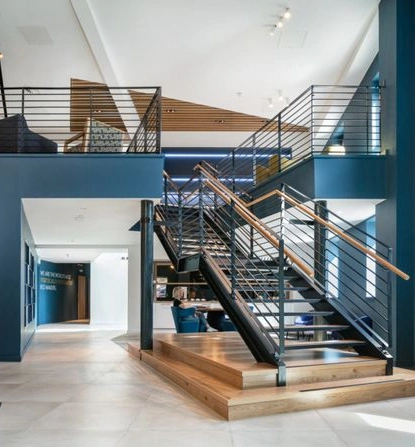 Escalera de acero comercial Interior Metal Railing escalera de madera Diseño