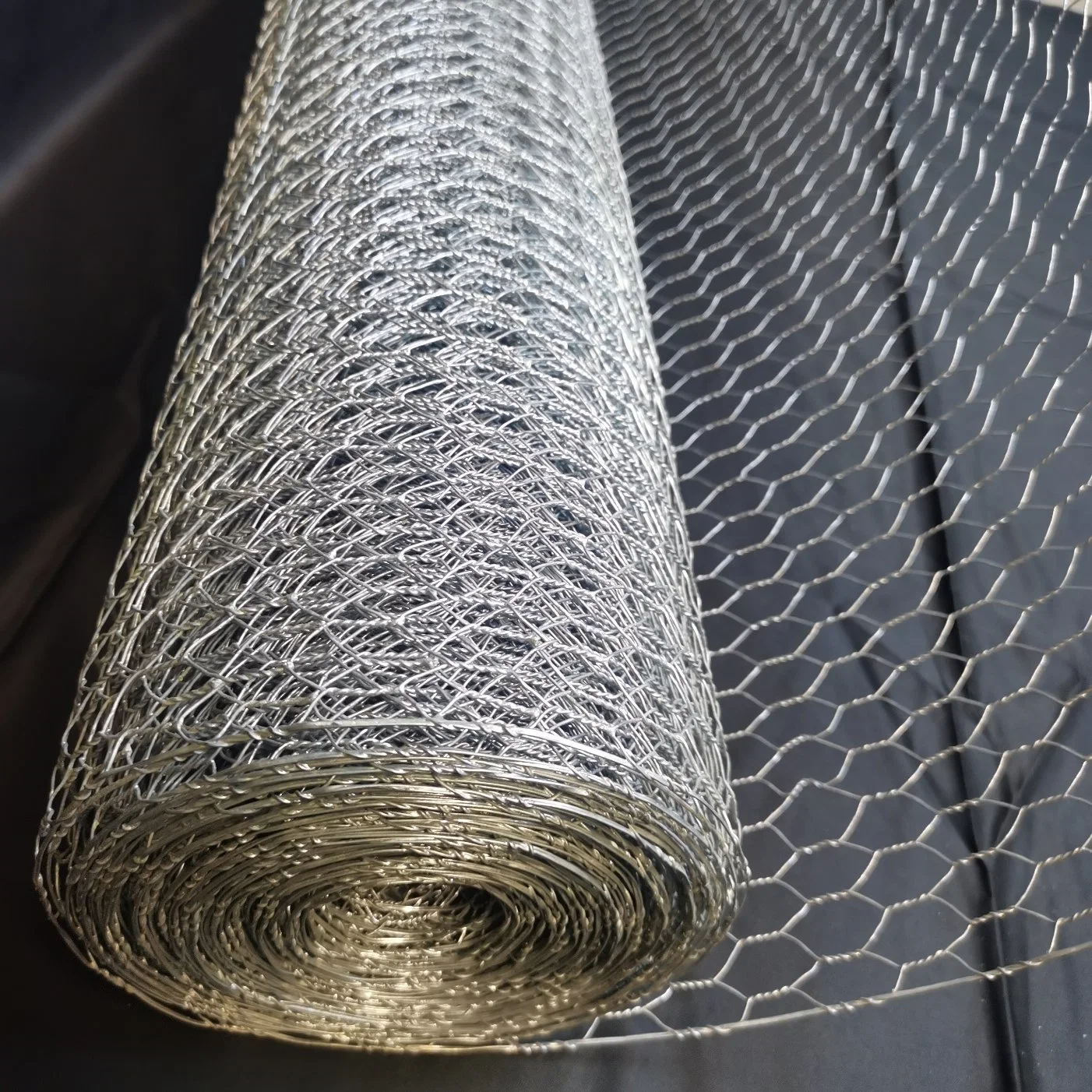 China poliéster de mejor calidad el cable de alambre de acero de plástico para la valla de malla de alambre y malla de la jaula de piedra