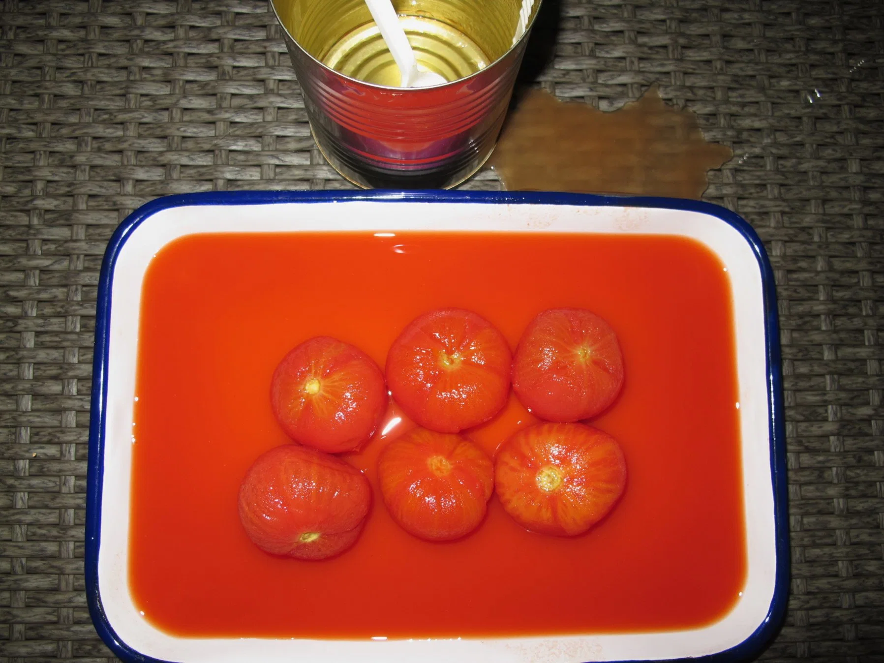Консервированных томатов консервы без кожуры помидора в томатный сок 800g