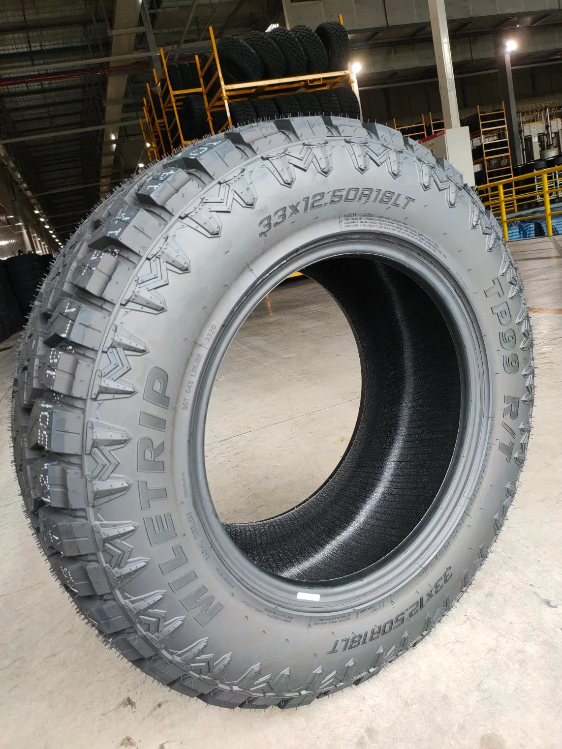 الإطار الأيمن 35X12.50R18LT Milletrip US 4X4 off Road Best (الدفع الرباعي خارج الطريق الأفضل) الإطار