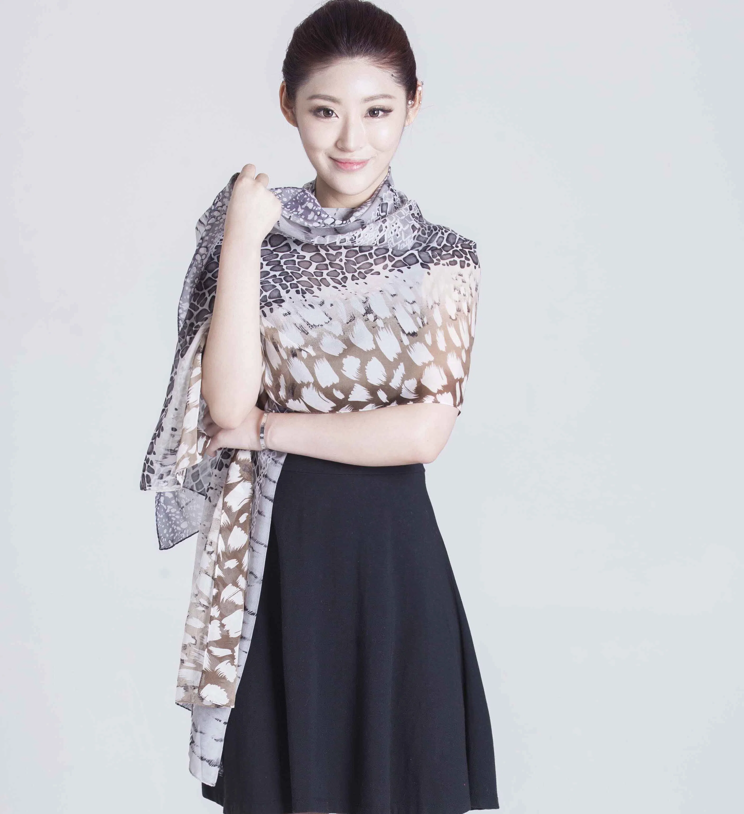 Custom Digital Printed 100% Silk Chiffon Scarf for Fashion Ladies Apparel Accessories