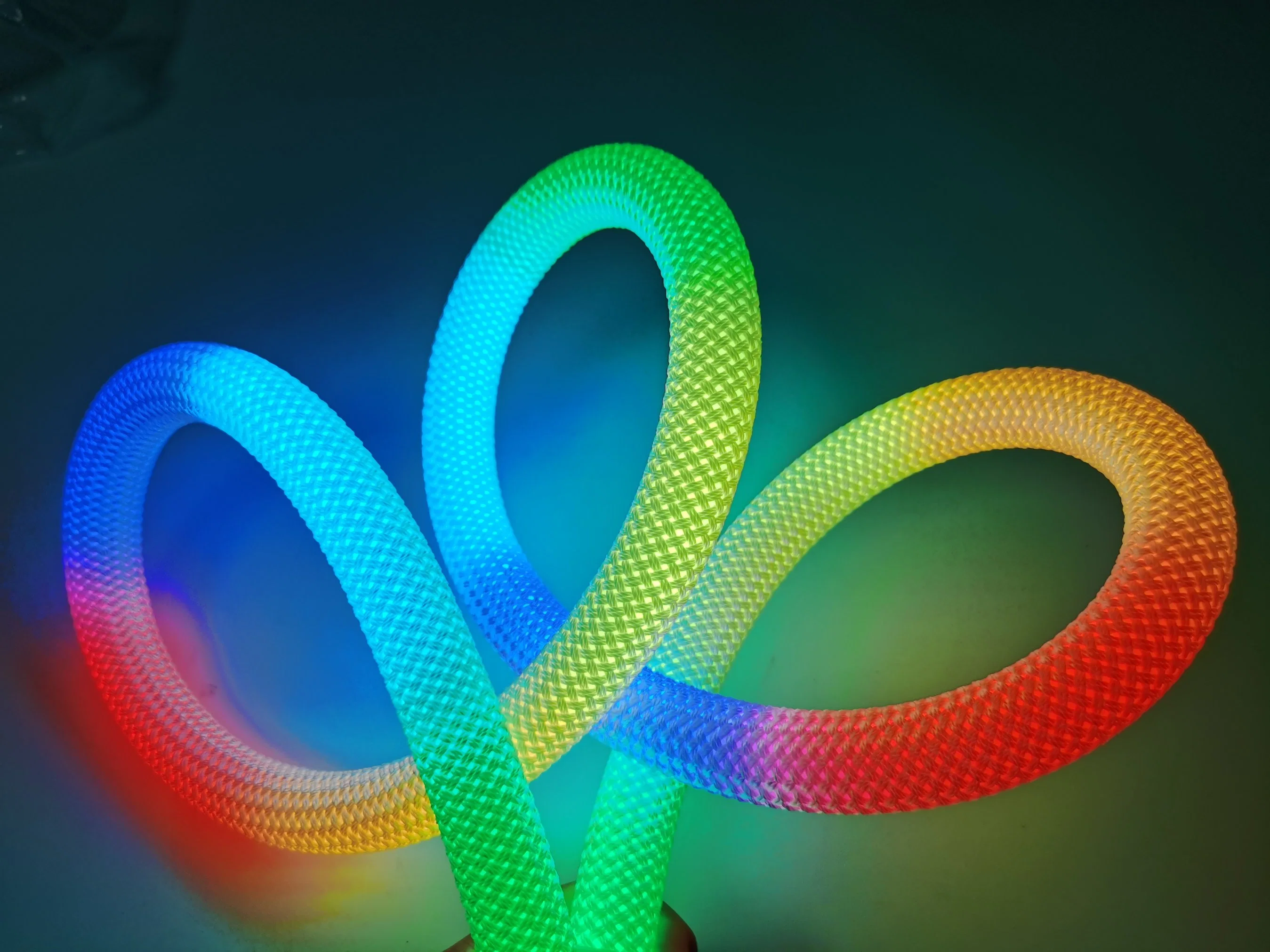 New Product a Woven Cover on Top of The Tubing 360 Degree Emitting Silicone Round LED Neon Strip Light