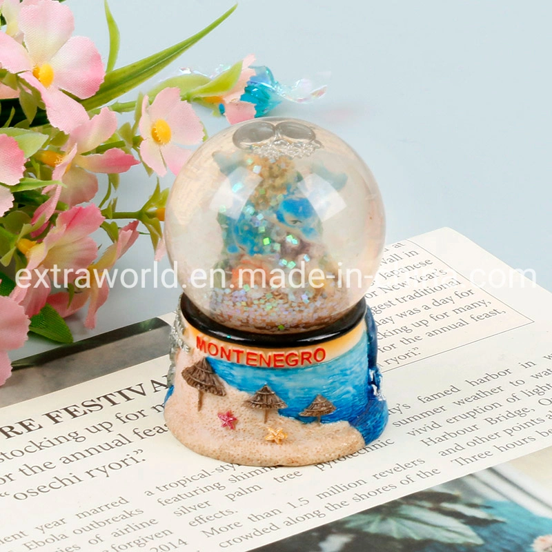 Venta caliente Decoracion Snow Globe de resina artesanal Montenegro Bola de agua de recuerdos turísticos