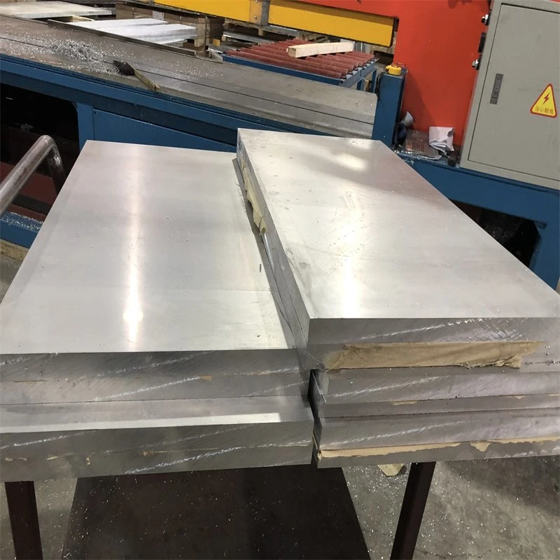 1100 1060 1050 Usine personnalisés 3003 3004 5052 5083 5086 6061 6063 8011 H14/H24 plaine en aluminium/aluminium/plaque plate/feuille avec film PVC pour les matériaux de construction