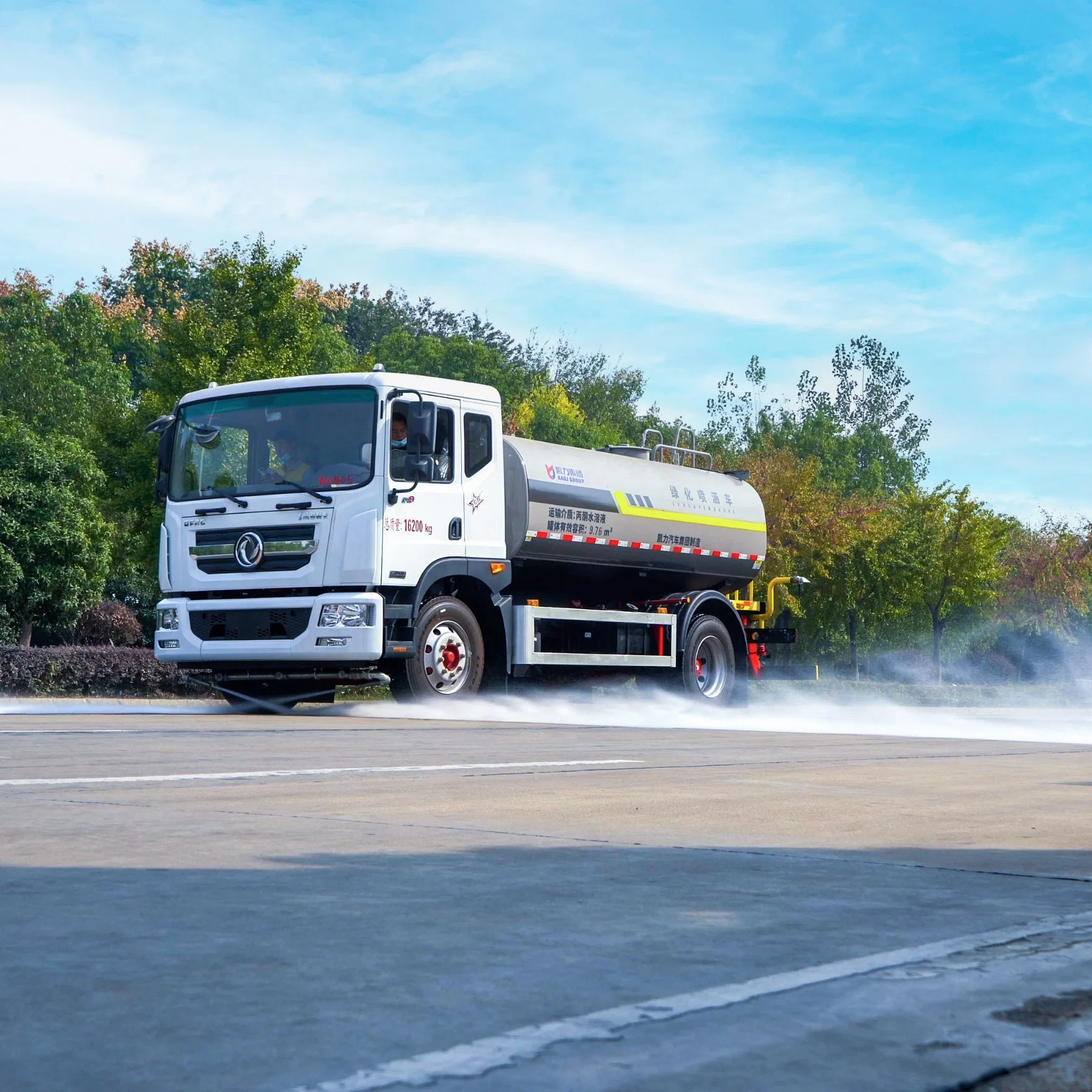 Carrinho de fornecimento de vácuo de 18000 litros para serviço pesado Dongfeng 6X4 4X2 Bowser usou esgoto para sucção de venda água de sprinklers Cummins Road Camião cisterna