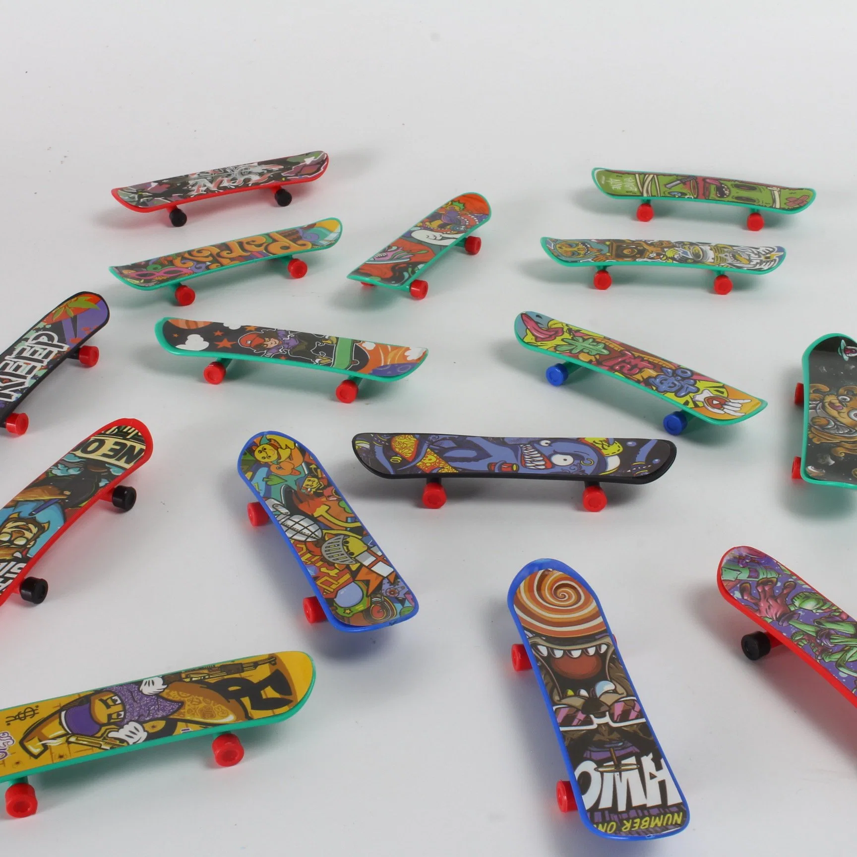 Creativos personalizados Newhot Fidget Diapasón Juegos Juguetes de plástico de skate Kid Mini de regalo de la Junta de dedo Finger skateboard Skate Truck