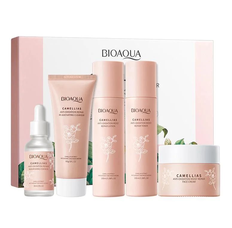 Cosmétiques Bio Meilleur produit de soins de la peau du visage de réapprovisionnement Set Camellia antioxydant Five-Piece de réparation d'humidité ensemble Soins de la peau