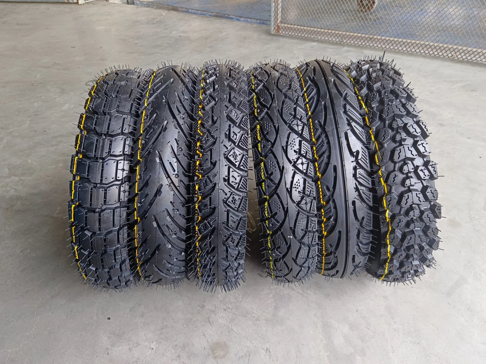 Motorcycle Outer Tire Manufacturer, Motorcycle Outer Tire with High Glue Content Tubeless Vacuum Wheel High-Speed Wheel Three Package Wheel