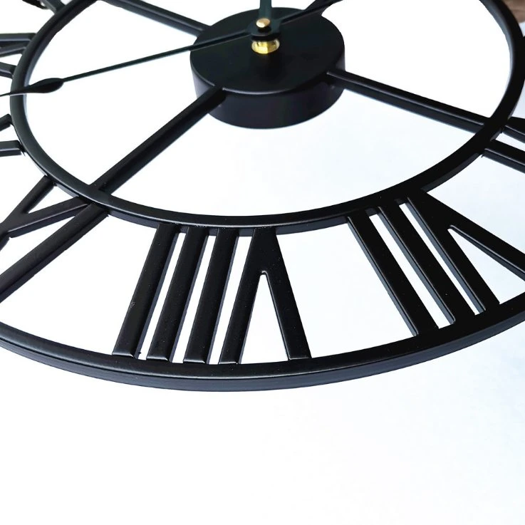 High Temperature Baking Finish Black Metal Iron Roman Wall Clock