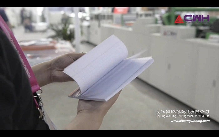 Cuaderno de ejercicios que hace la máquina de materiales escolares