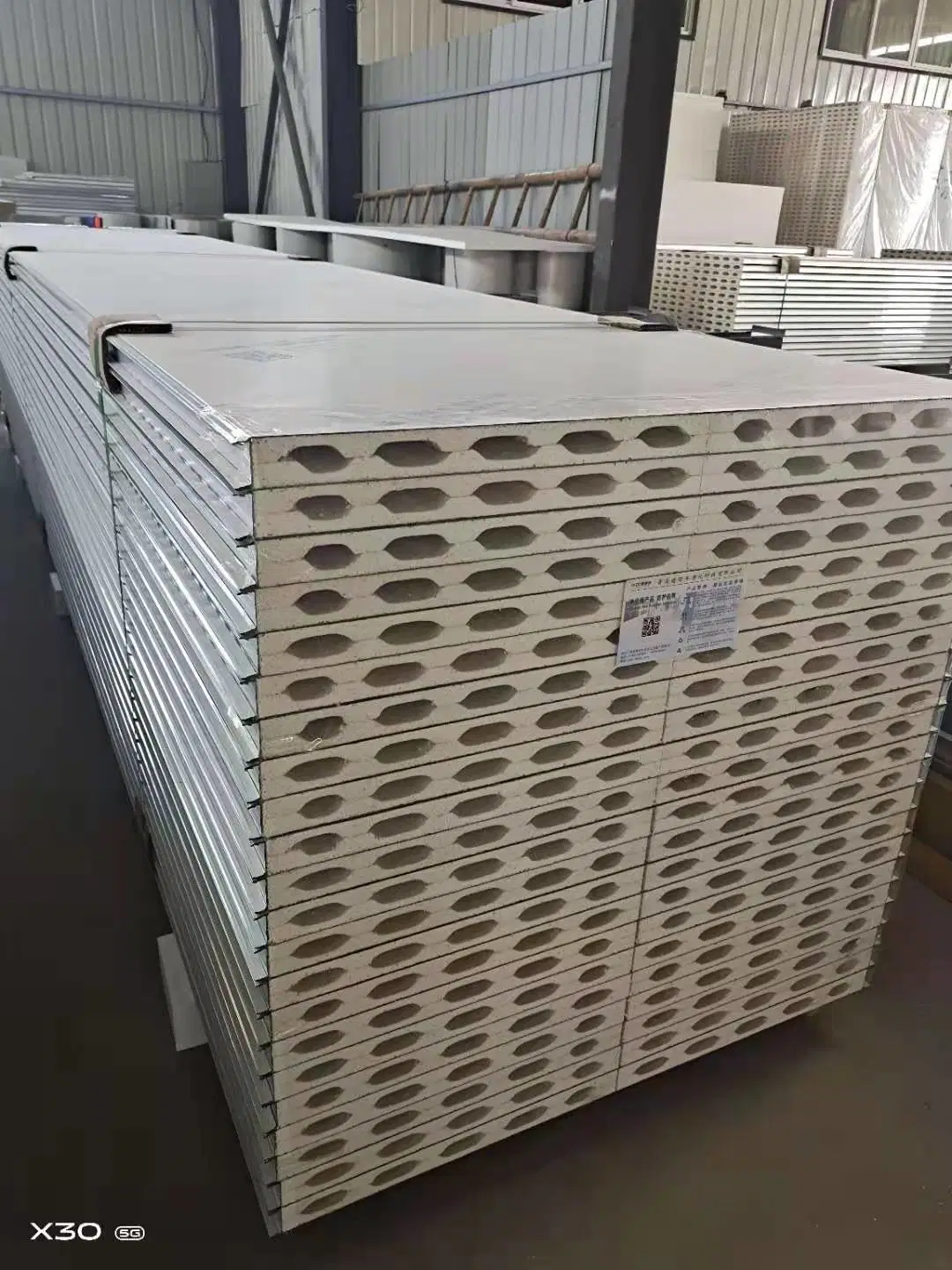 50mm 75mm 100mm EPS Stahl Matel Wand Sandwich Panel