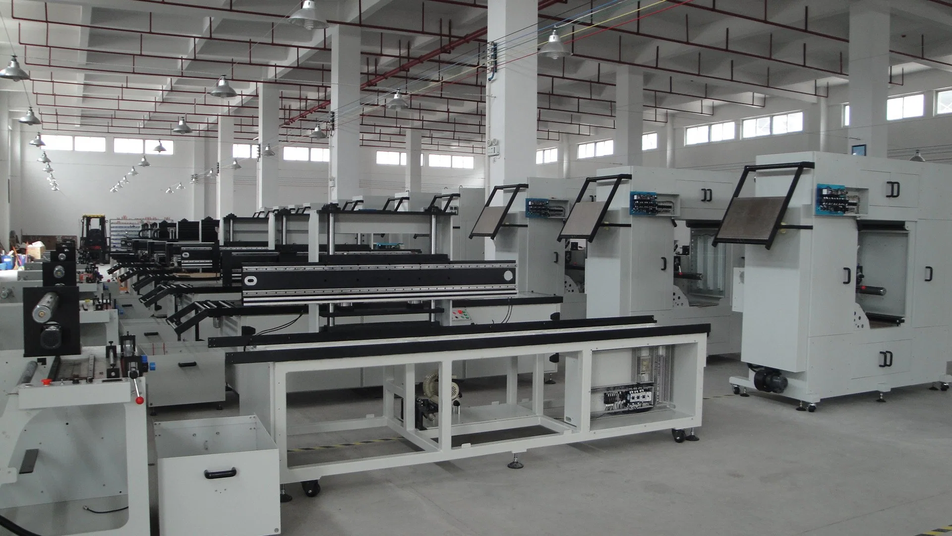 High Precision Automatic Roll to Roll Label Silk Screen Printing Machine Lta-3040