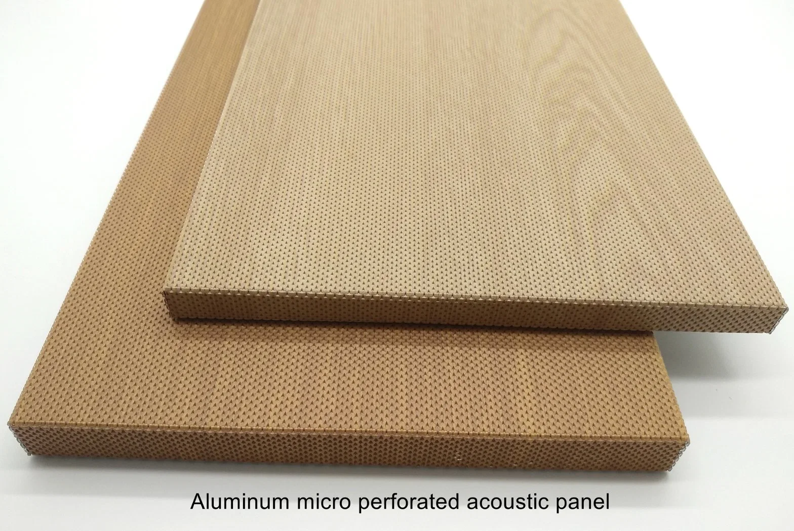 Produit de construction incombustible pour murs et plafonds intérieurs : Panneau acoustique en aluminium micro-perforé.