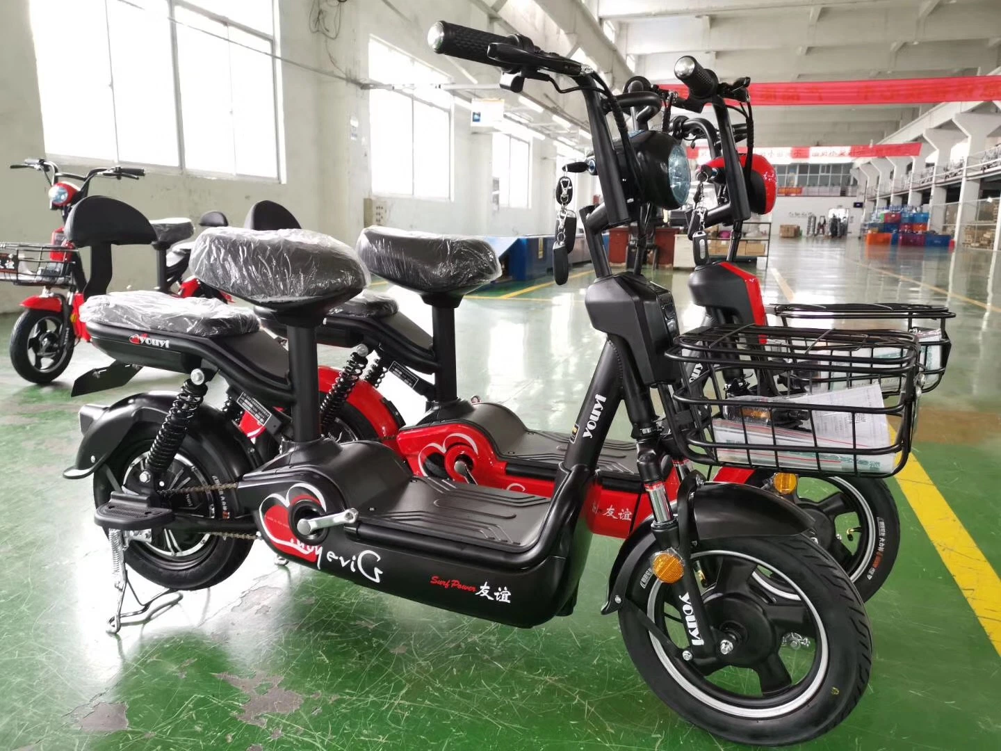Venta caliente Scooter eléctrico de 2 ruedas motocicleta eléctrica para los adultos con CQC