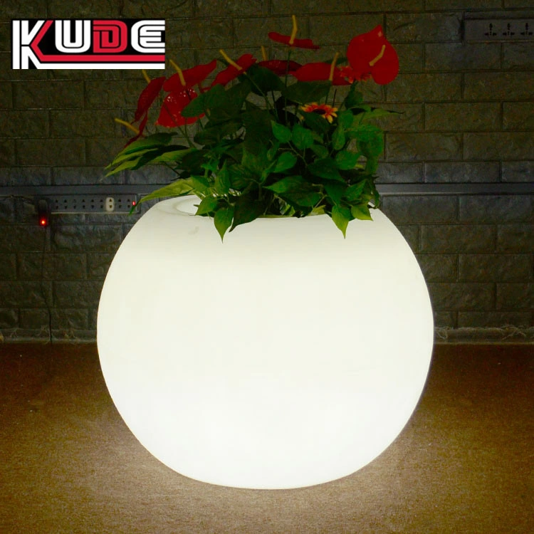 Color Changing Rechargeable White Plastic Outdoor Planter Flower Pot