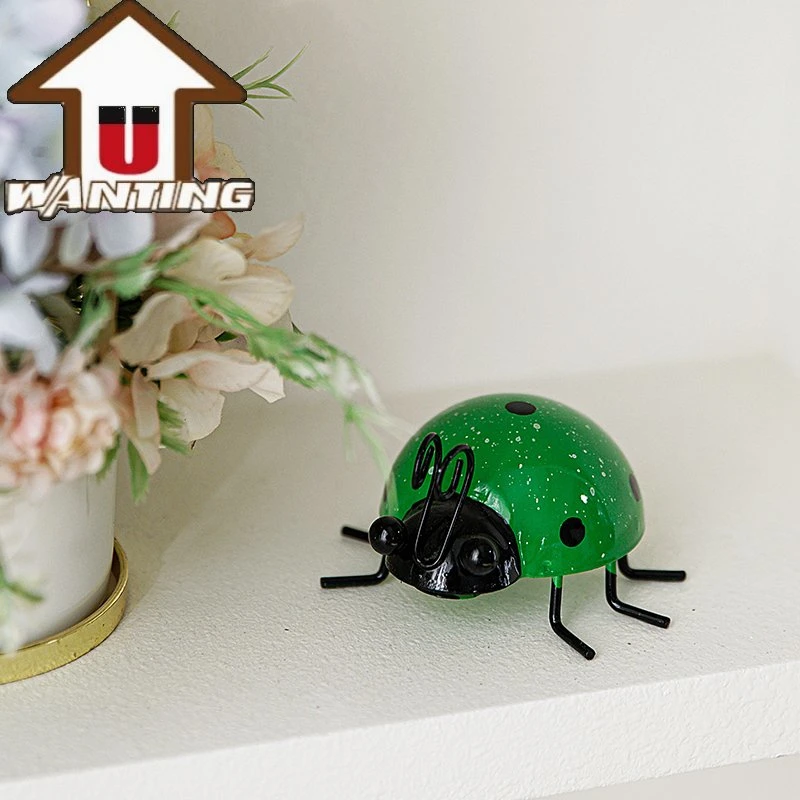 Mini Metal colorido Ladybird Home decoração Jardim Decorativo Interesse Craft Brinquedo para criança