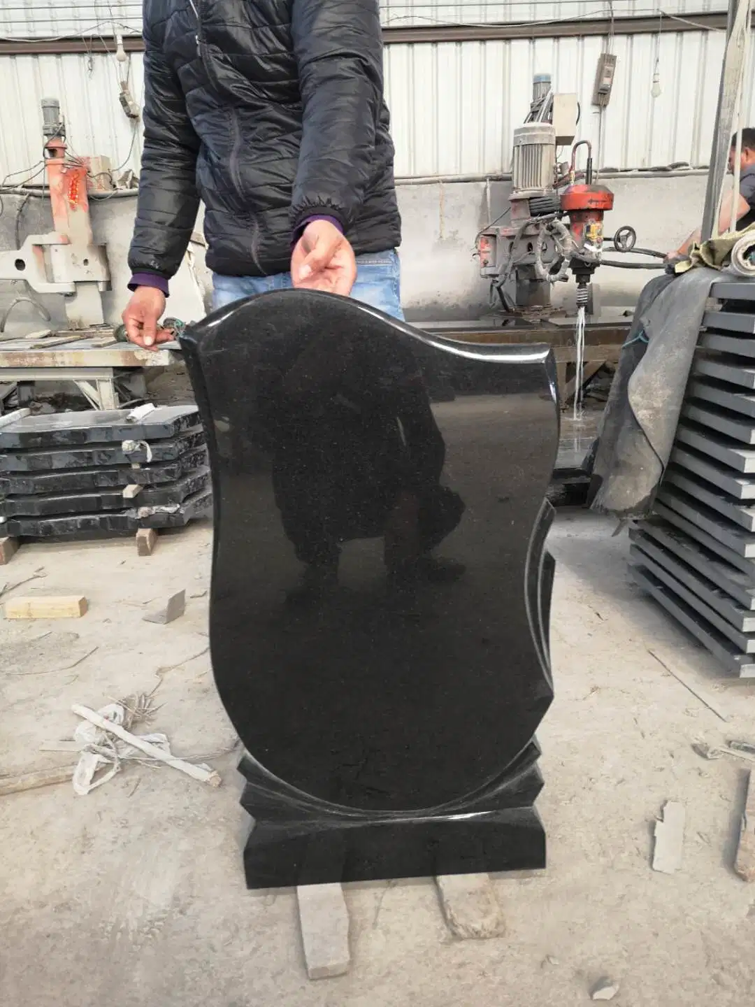 China Fabricante de desecho de estilo Ruso de granito negro absoluto monumentos