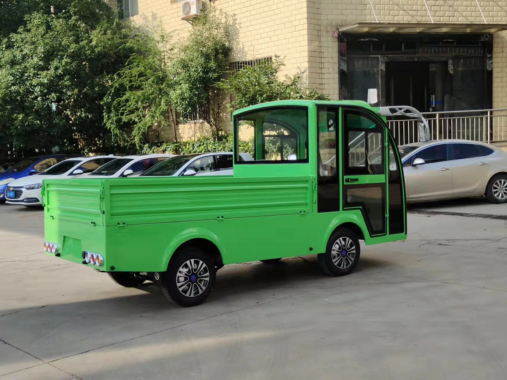 Wholesale/Supplier Price Pedestrian 2 Seater Green Small Cheap Electric Pickup Truck for Cargo Mini Bus