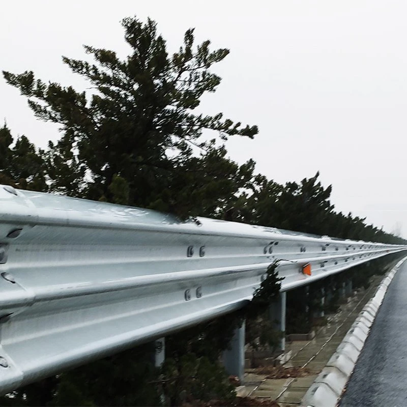 Roadway Safety Thrie Beam Galvanized Steel Highway Guardrail