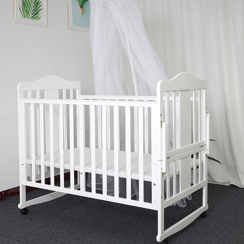 Multifunktions Baby Holzmöbel Kinderbett mit Rollen / Babywiege Wiege Bett