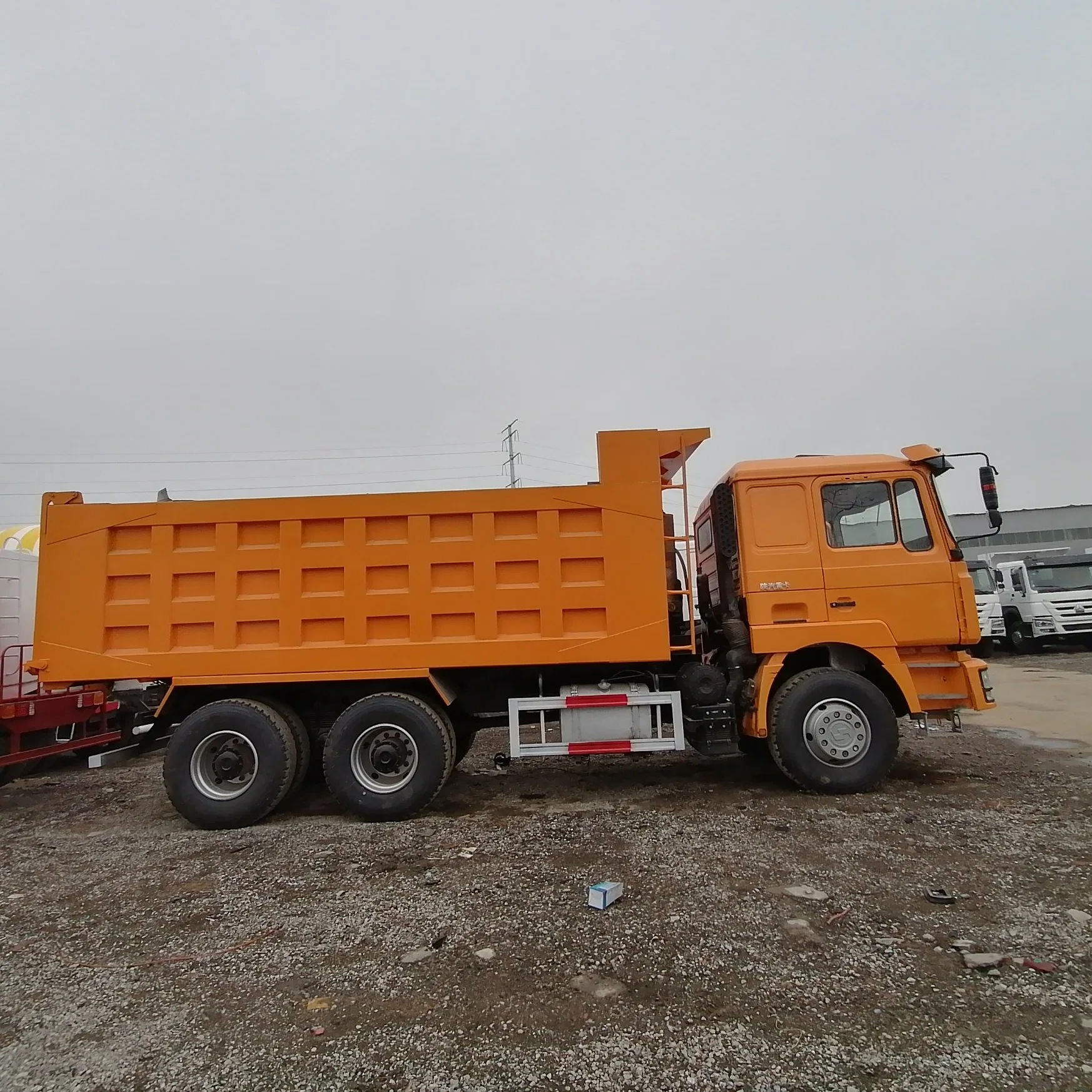 Shacman Used Rhd Tipper 6X4 Trucks Flatbed Sidewall Fence Water Bowser Bounce Fuel Oil Tractor Bulk Cement Concrete Mixer 8X4 Dump Trucks