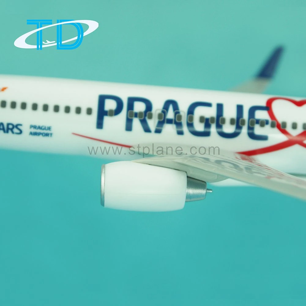 Prague Boeing B737-800 1: 200 19.7cm Plastic Aeroplane Souvenir Gift Aircraft Airplane Model Product