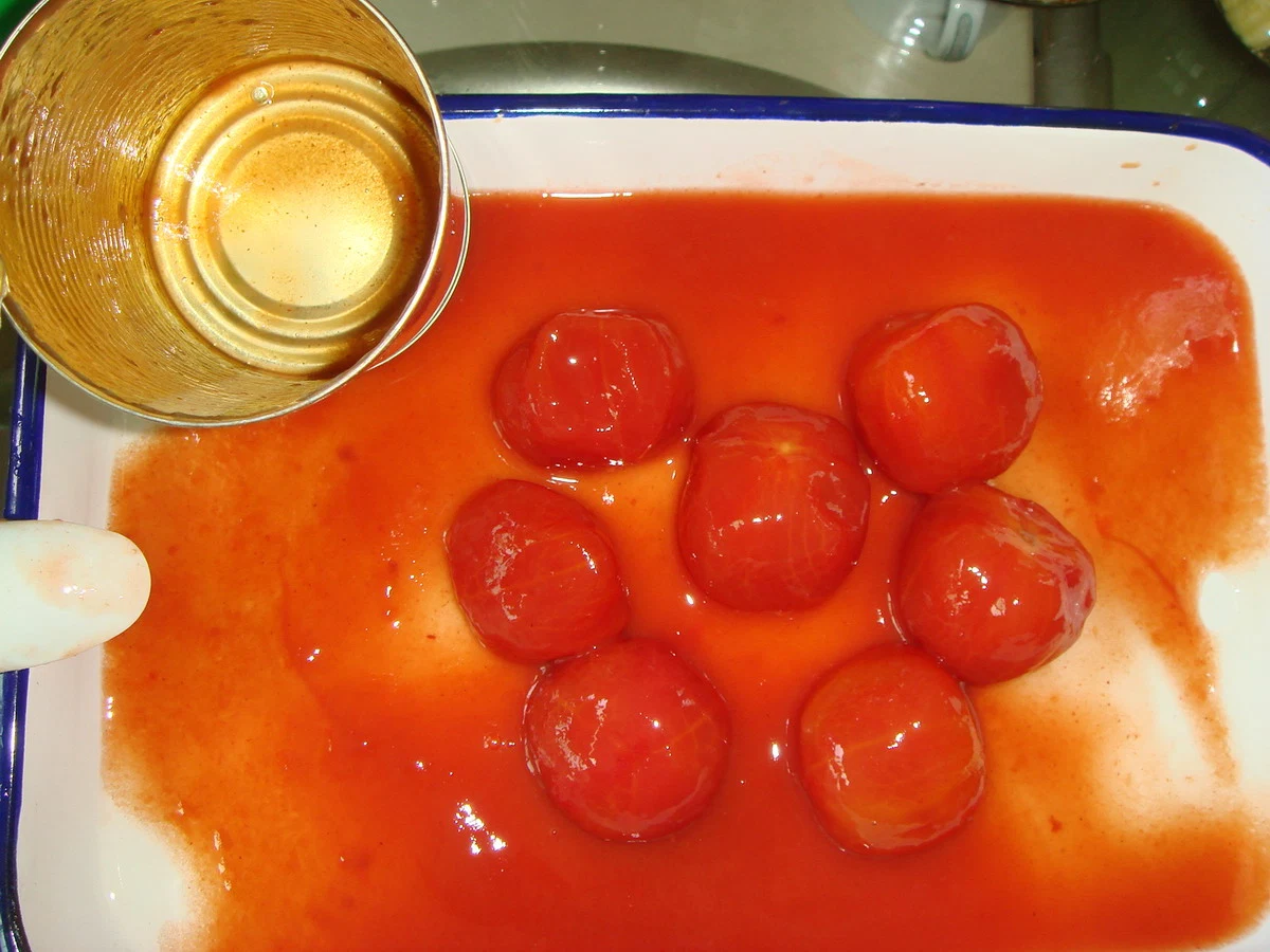 Frische Tomate in Dosen gehackte geschälte Tomate mit bester Qualität