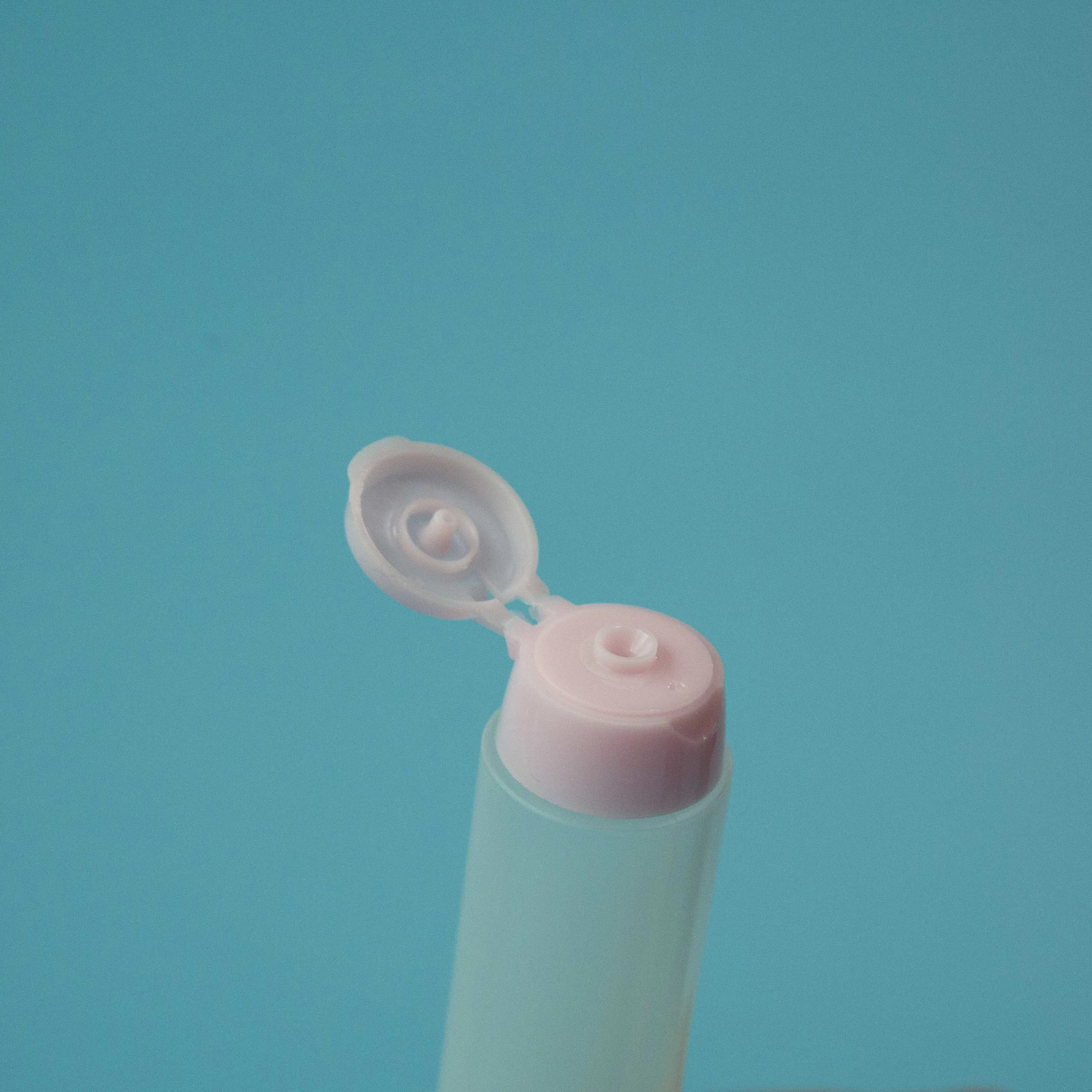 La máxima calidad a largo Lip Gloss embalaje de tubos de Squeeze Private Label Claro Transparente tubo suave apriete el tubo con agujeros