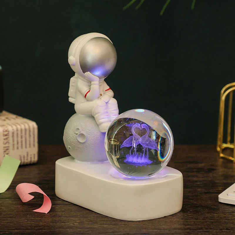 LED Astronaut Luna Regalos Cristal bola de vidrio Luz nocturna para Desktop Ornament