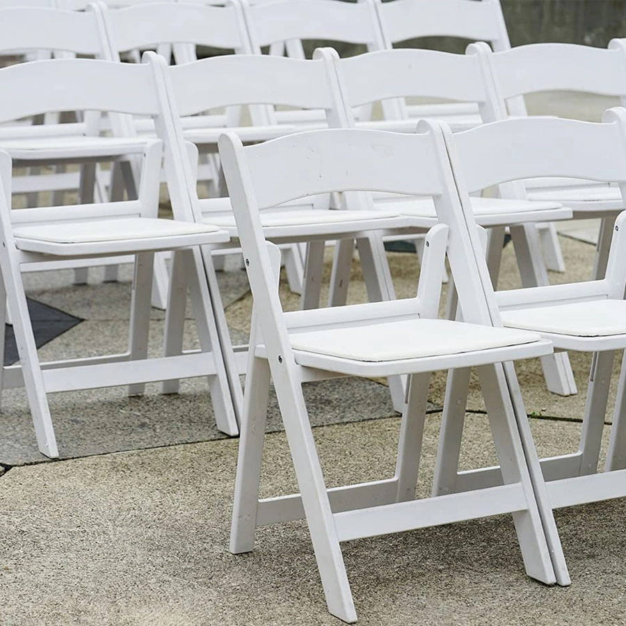 Stapelbarer Garten Outdoor Wimbledon Polsterte weiße Harz Klappstühle für Hochzeitsveranstaltungen