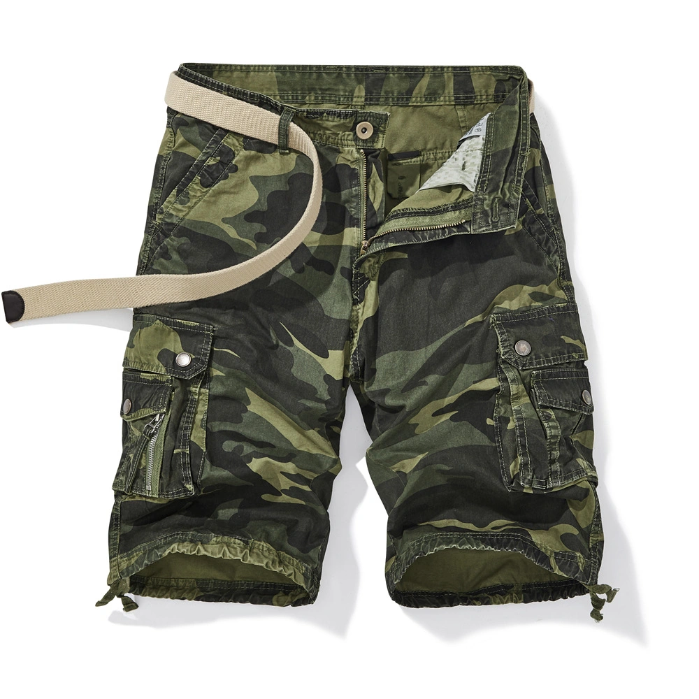 Oito Bolsos Calção de Carga Masculino em Algodão Puro com Estampa de Camuflagem e Caimento Relaxado.