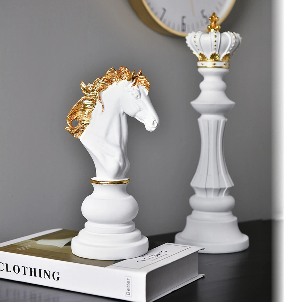 Custom Resin Decorative King and Queen Crown Chess Customized Black Polyresin Ornament