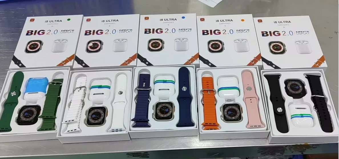I8 Ultra Smart montre avec écouteurs Big 2.0 Hiwatch Plus d'affichage Serie 8 49mm Reloje Inteligente I8 écouteurs ultra 2en1 Smartwatch