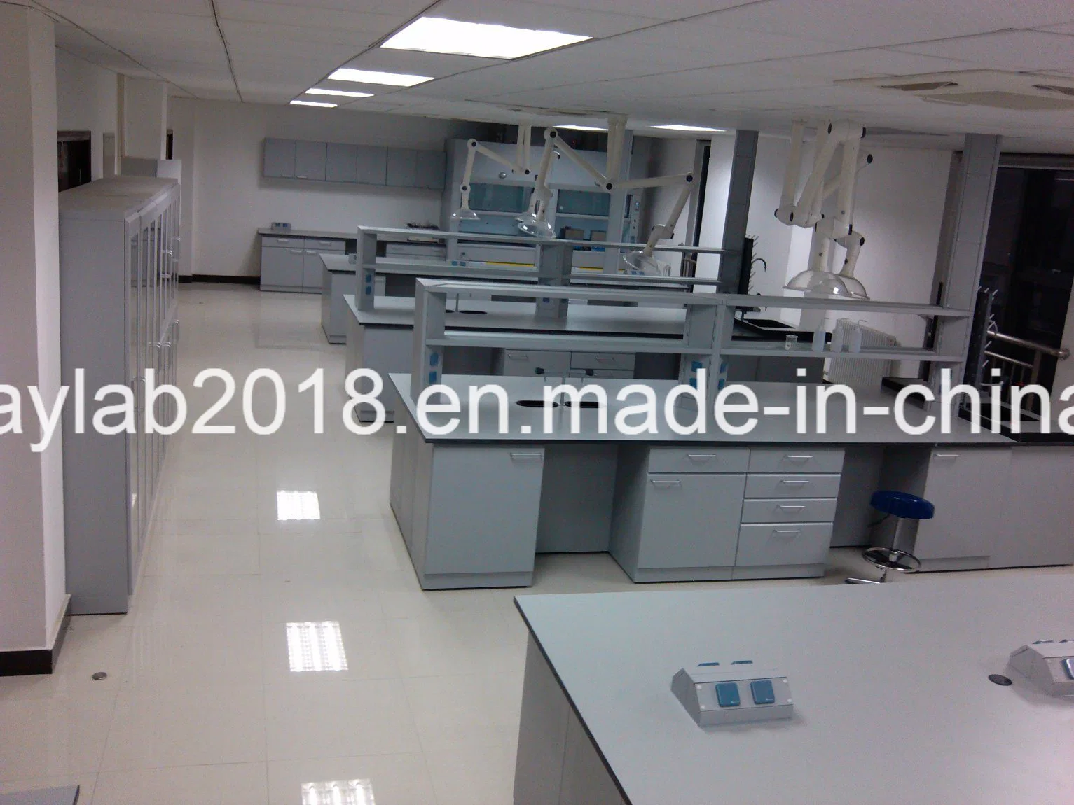 Hospital eléctrico Banco de Trabajo de madera con Rack / Muebles de Laboratorio