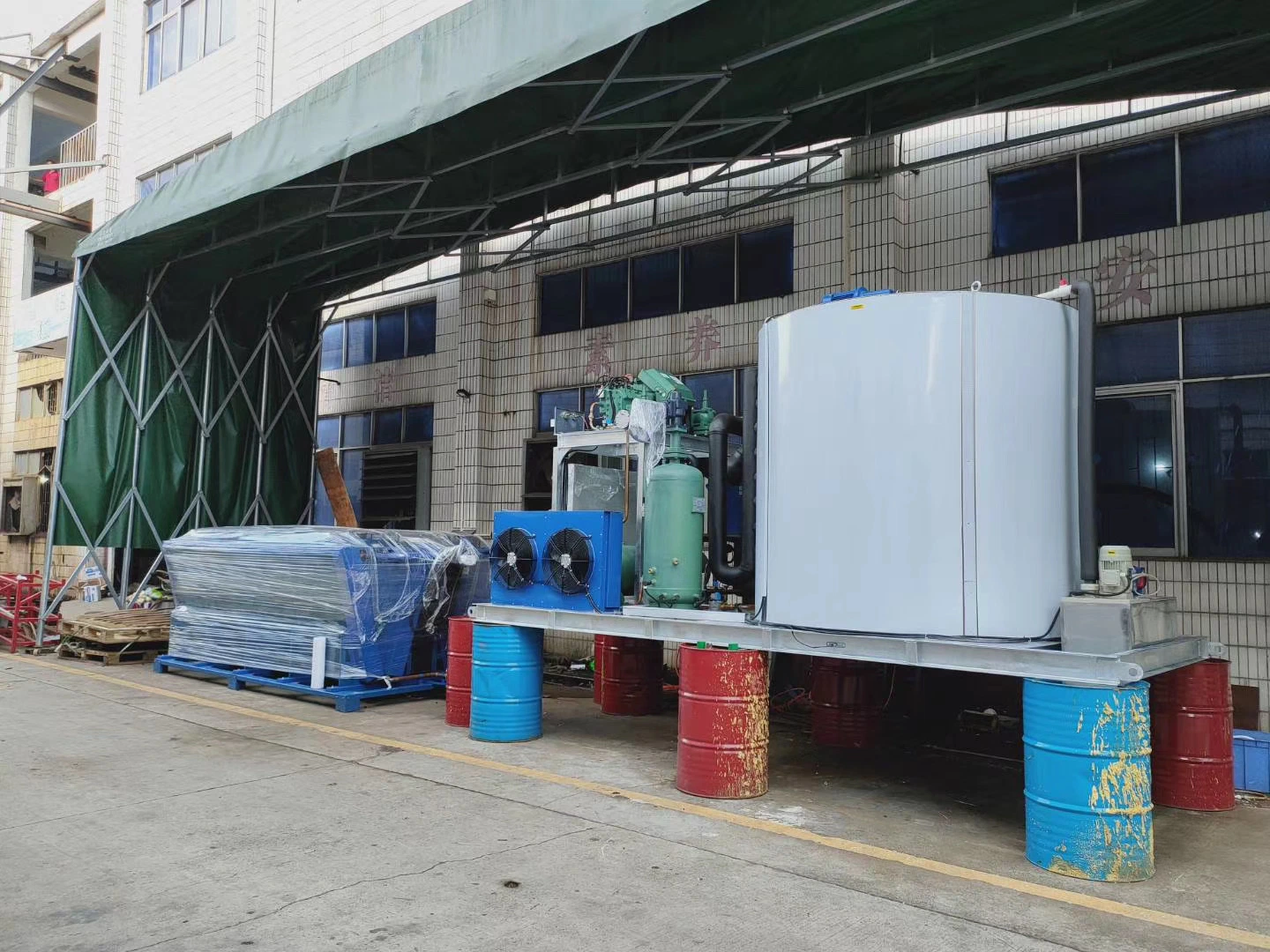 Lier Quick Ice Production, Environmental Protection, Energy Saving, Long Warranty, Intelligent Flake Ice Machine (300kg/24h-60t/24h)