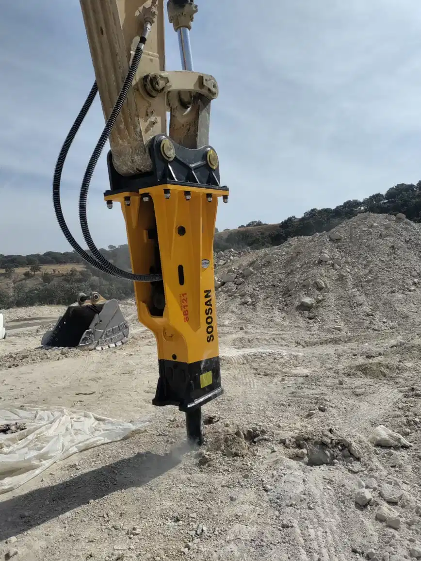 Soosan Excavator Hydraulic Breaker Sb121 Box Typeheavy Equipment Concrete Rock Stone Hydraulic Breaker Sb121excavator Attachment - Soosan Sb121 Box Type