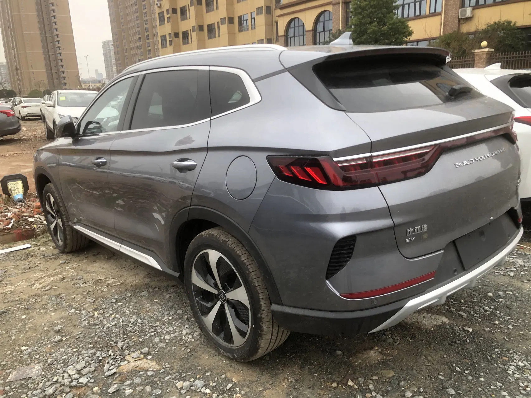 Luxury Song Plus Flagship Pure Electric 5-Seater SUV Electric Car