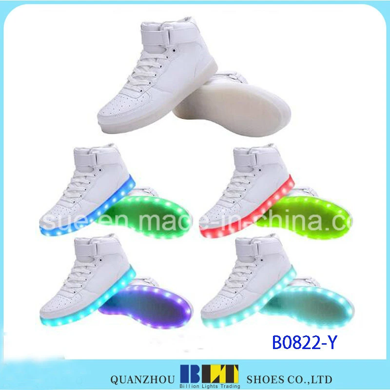 Nuevo estilo casual de las mujeres y hombres Zapatos de luz LED