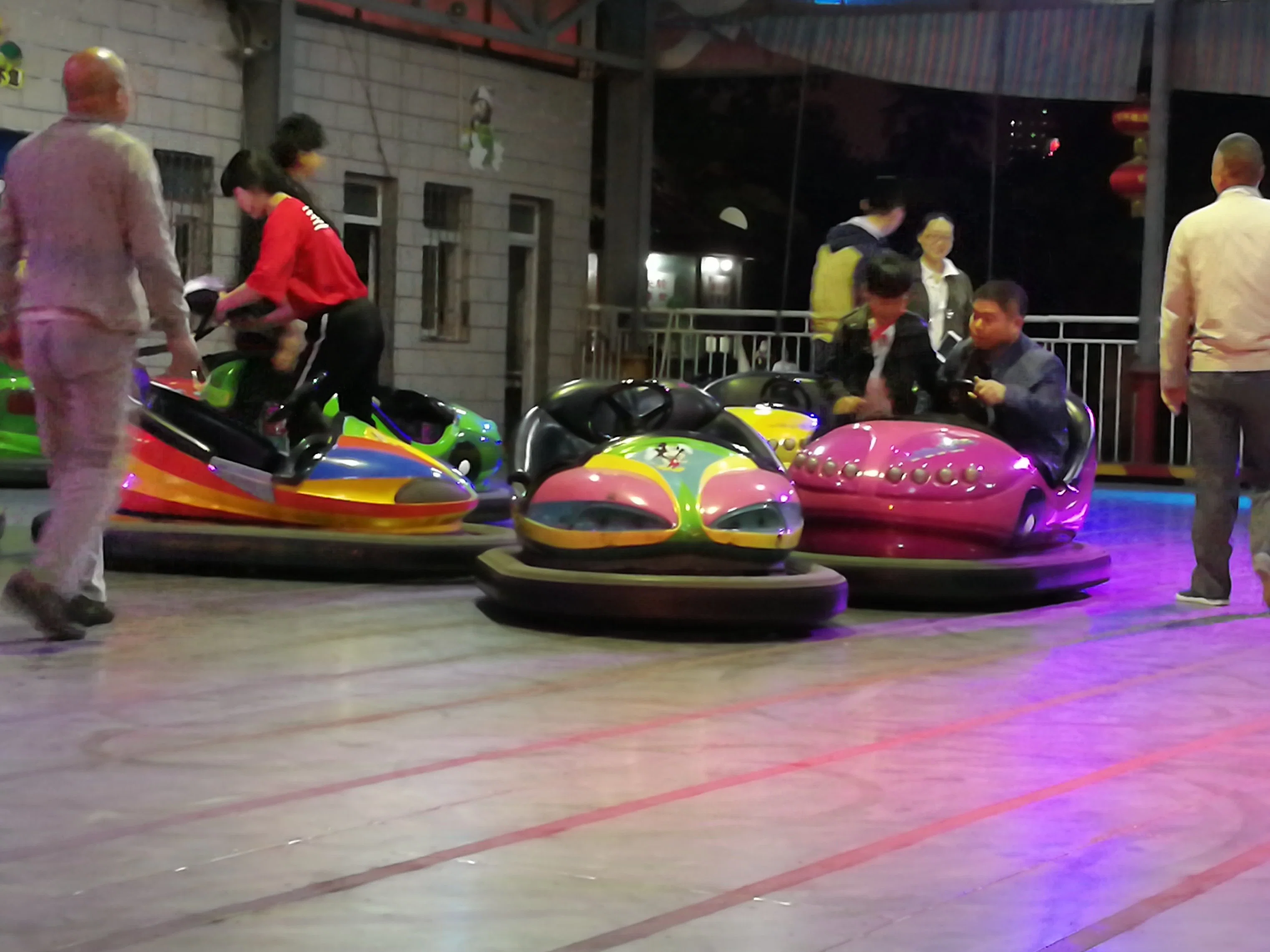 Preço de fábrica do parque de diversões de jogos de condução Piso Eléctrico solo-Choques Grade Carros