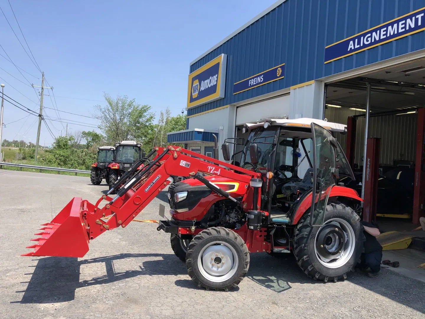 Tracteur agricole de 50HP, 60HP, 70HP fabriqué par Huaxia avec chargeur frontal