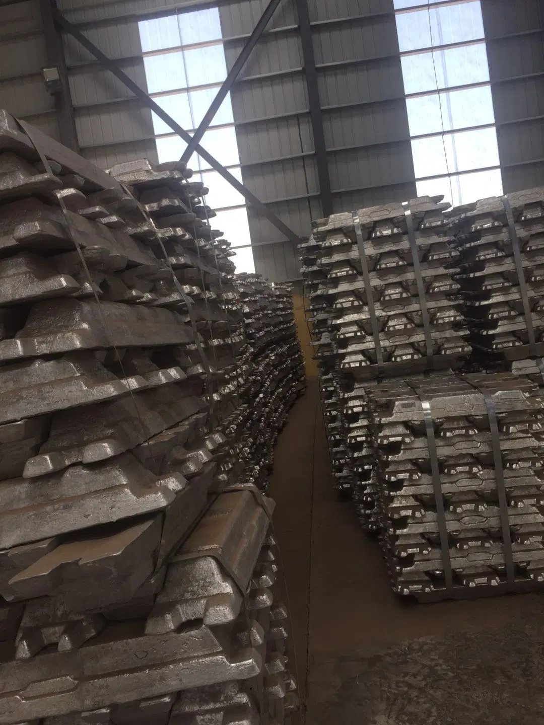 Metal Ingot Factory Supply Purity 99,7% 99,85% A7 A8 aluminio Lingotes