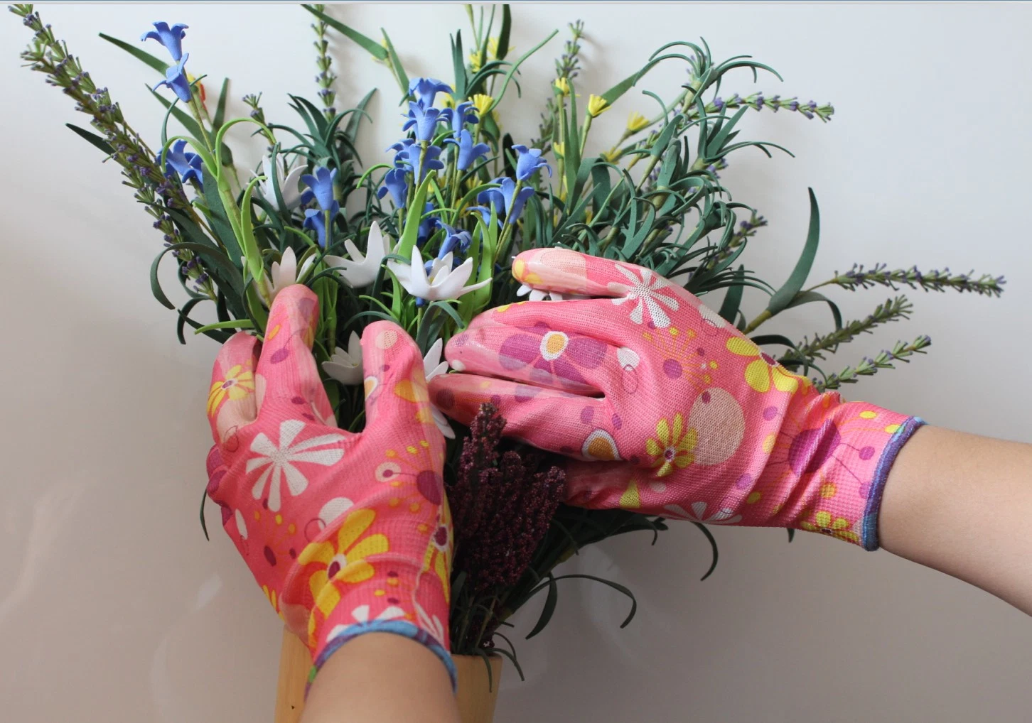 Customized Flower Print 13gauge Knitted PU Coated Gardening Work Gloves